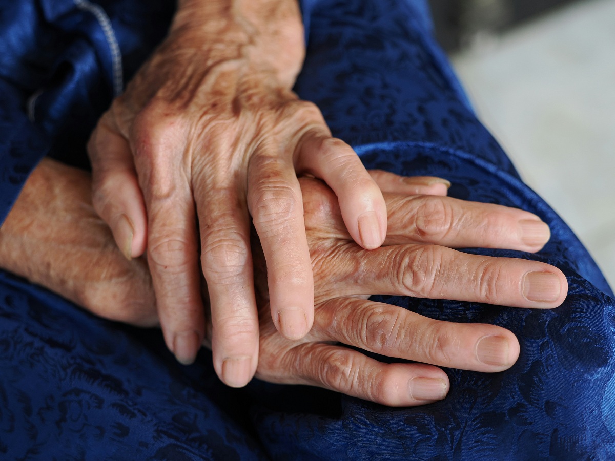 zur Pressemitteilung 083 vom 10. April 2026: „Todesfälle durch Parkinson in den letzten 20 Jahren verdreifacht <br><thin>Zum Welt-Parkinson-Tag am 11. April 2026</thin>“ im PDF-Format