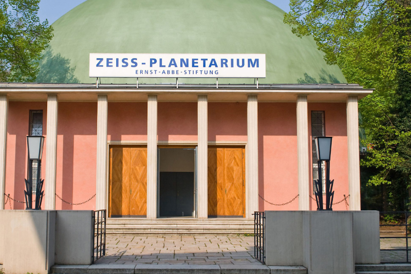 Aufsatz „Thüringen en détail - Die Stadt Jena als Wiege der optischen Industrie“ im PDF-Format öffnen